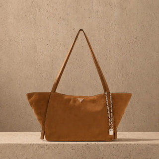 Borsa Guess autunno-inverno 2026 scamosciata marrone